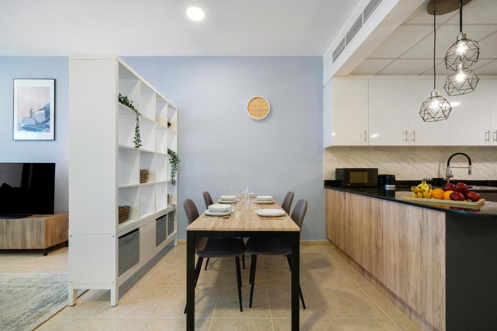 Marina Spacious and Comfy 1BR next to Dubai Harbour