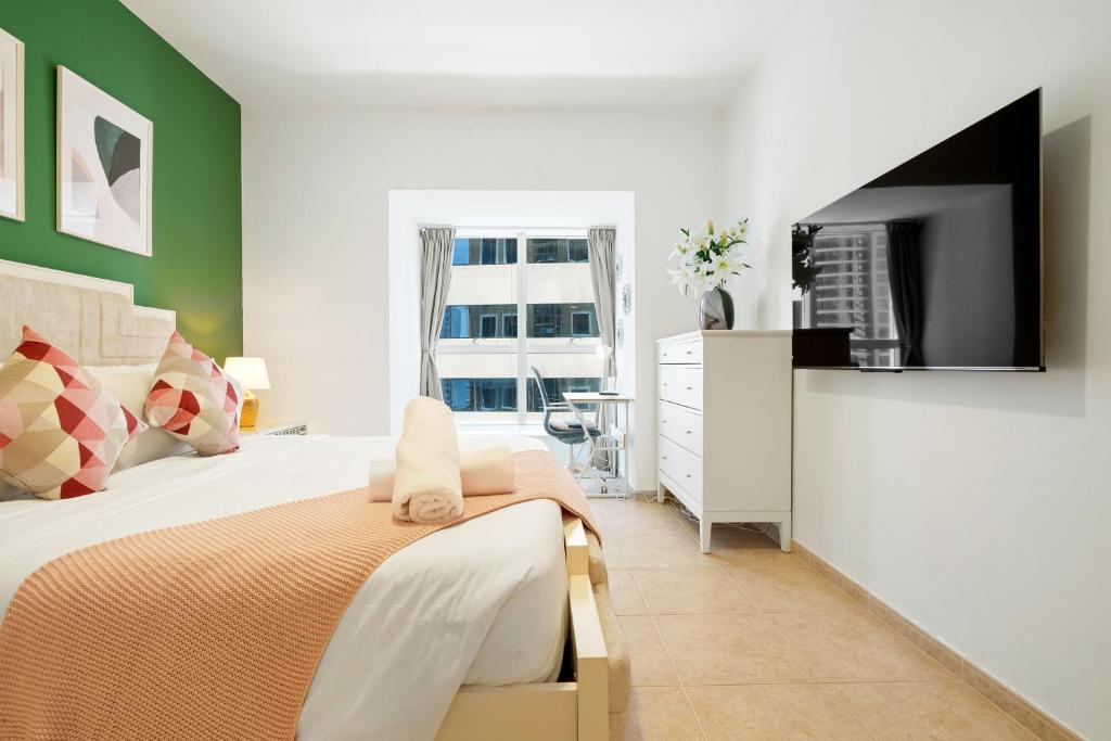 Marina Spacious and Comfy 1BR next to Dubai Harbour