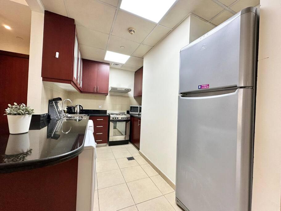 Stunning Marina Views - Sleeps 4