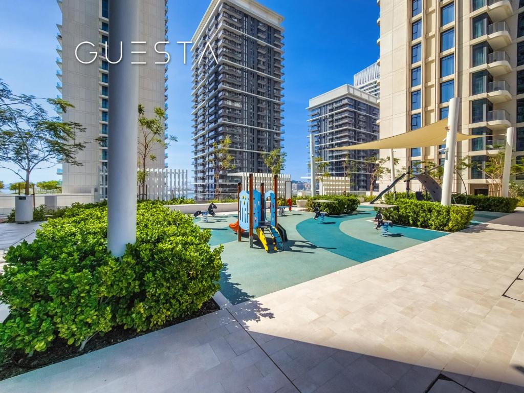 Emaar Beachfront - Marina Vista Tower, Dubai Marina