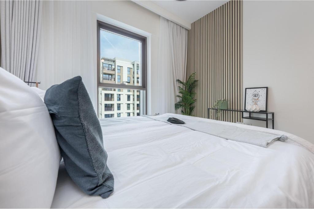 Sun-Kiszed Savings! Stay in Bayshore, Dubai Creek