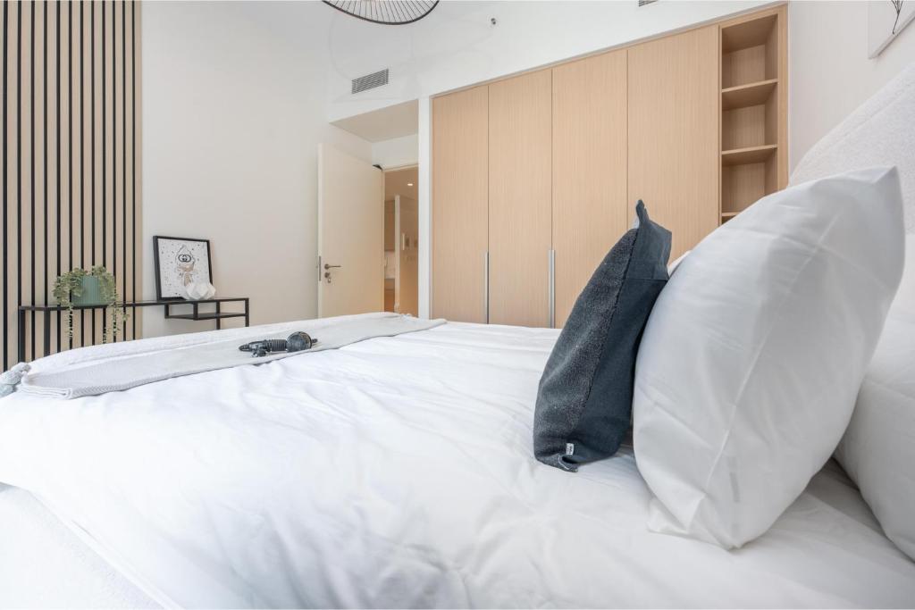 Sun-Kiszed Savings! Stay in Bayshore, Dubai Creek