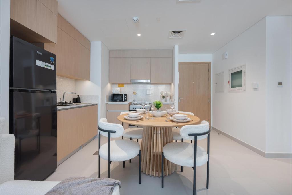 Sun-Kiszed Savings! Stay in Bayshore, Dubai Creek