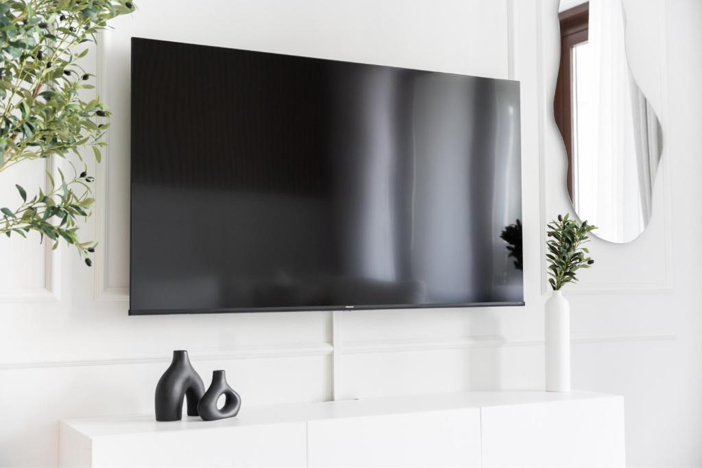 Sun-Kiszed Savings! Stay in Bayshore, Dubai Creek