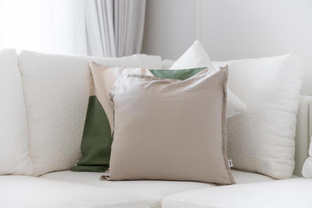 Sun-Kiszed Savings! Stay in Bayshore, Dubai Creek