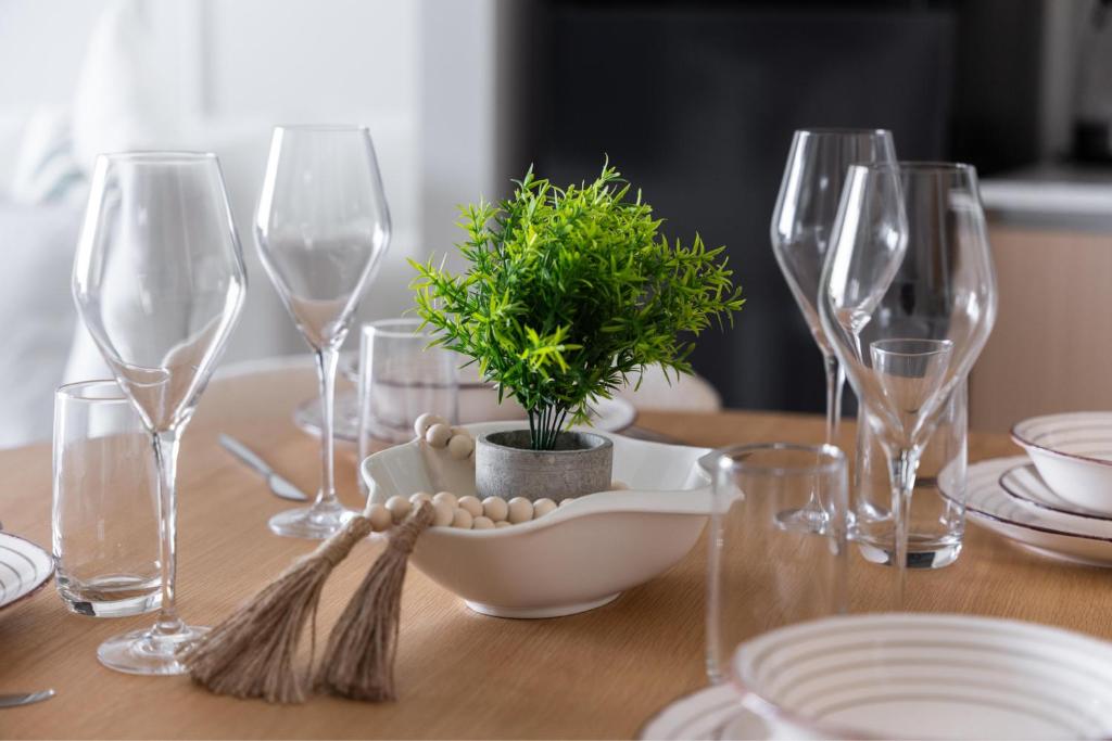 Sun-Kiszed Savings! Stay in Bayshore, Dubai Creek