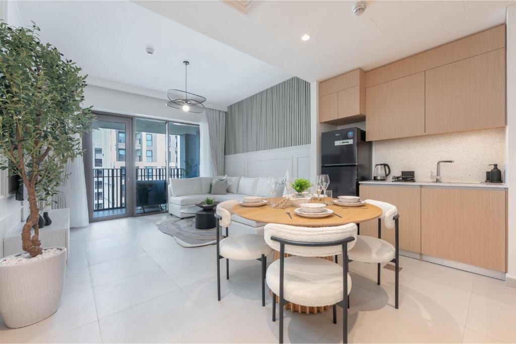 Sun-Kiszed Savings! Stay in Bayshore, Dubai Creek