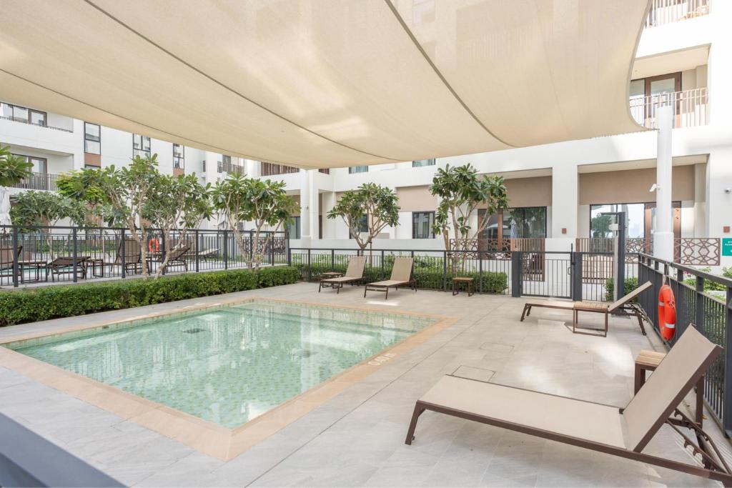 Sun-Kiszed Savings! Stay in Bayshore, Dubai Creek