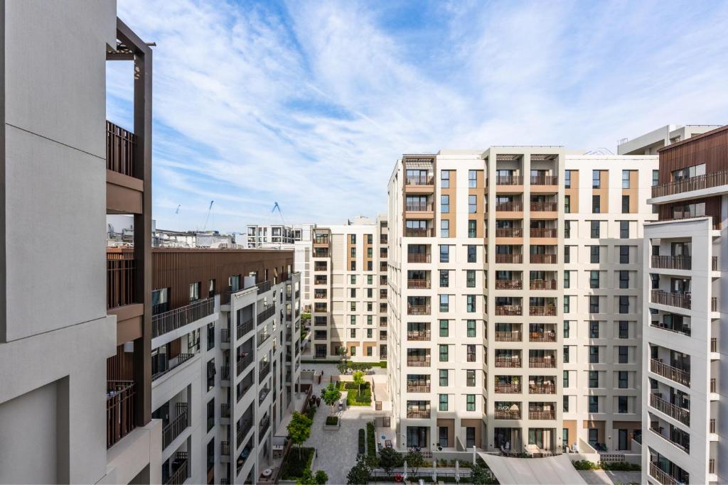 Sun-Kiszed Savings! Stay in Bayshore, Dubai Creek