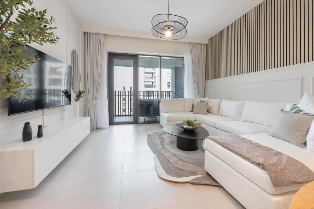 Sun-Kiszed Savings! Stay in Bayshore, Dubai Creek