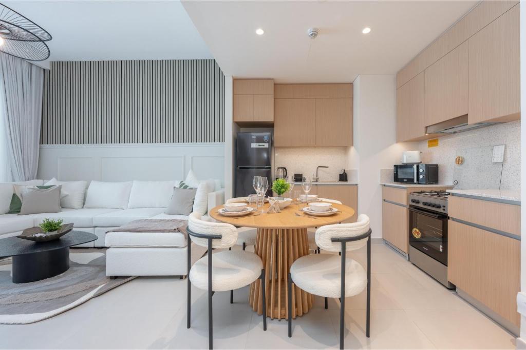 Sun-Kiszed Savings! Stay in Bayshore, Dubai Creek