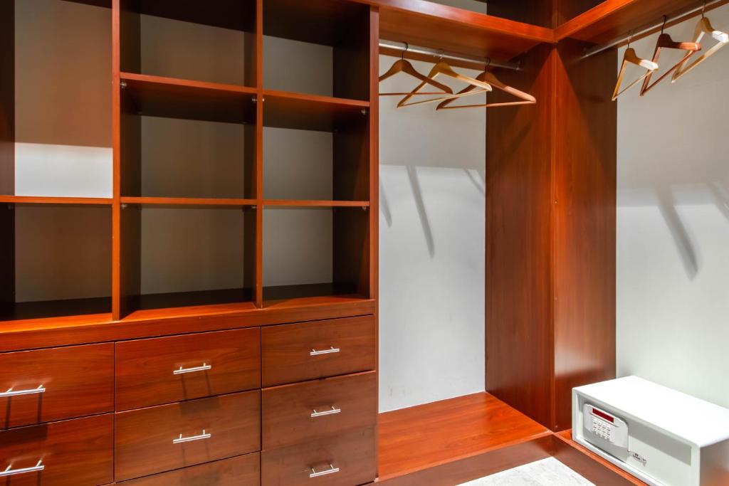 Bespoke Holiday Homes - Palm Jumeirah- 1 Bedroom North Residence