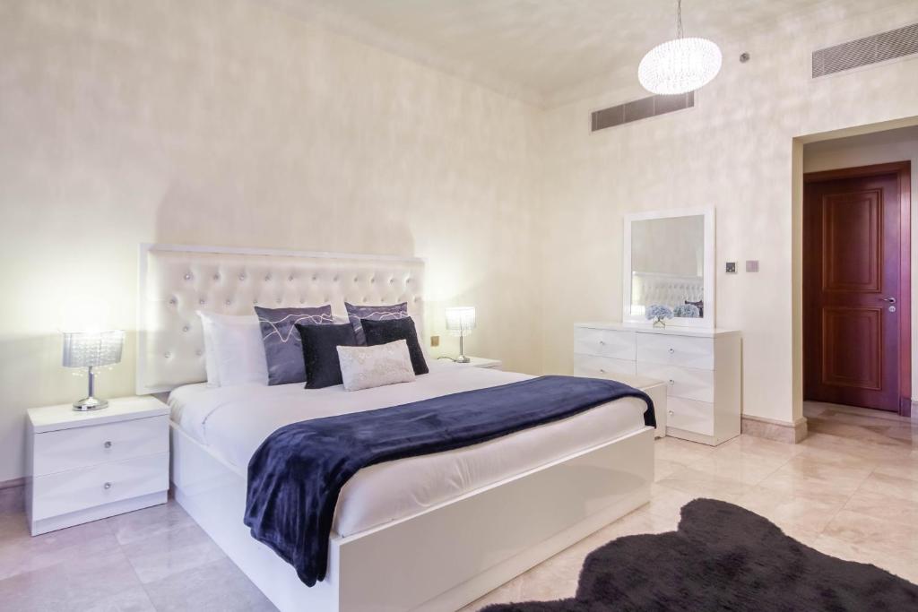 Bespoke Holiday Homes - Palm Jumeirah- 1 Bedroom North Residence