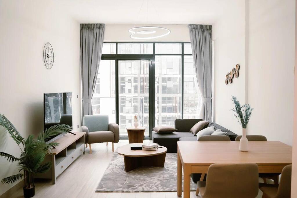 هتل الگنت 1BHK آزیسی ریویرا دبی - Elegant 1BHK Azizi Riviera Dubai