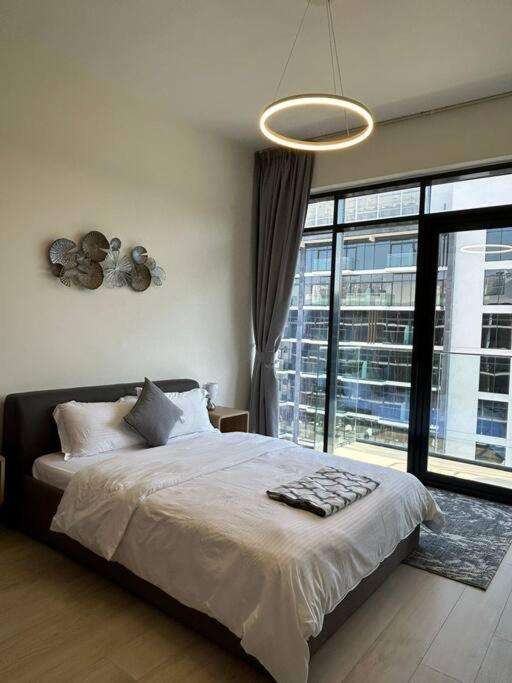 Elegant 1BHK Azizi Riviera Dubai