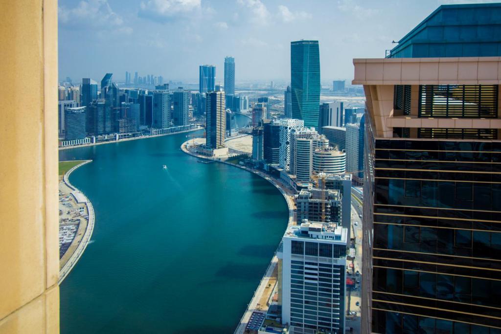 هتل کانال سرنیتی لوکس ۲ بی‌دی‌آر ویت پانورامیک ویوز - Canal Serenity Luxe 2BDR with Panoramic Views