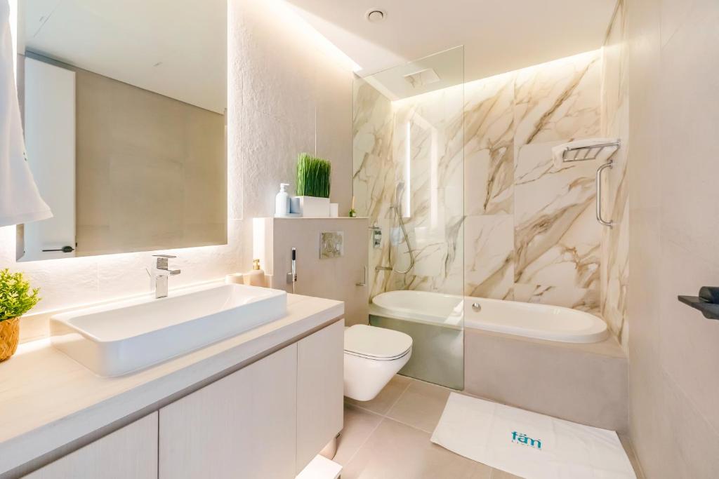 هتل فَم لیوینگ - استانیگ مدرن مارینا آپارتمان - FAM Living - Stunning Modern Marina Apartment