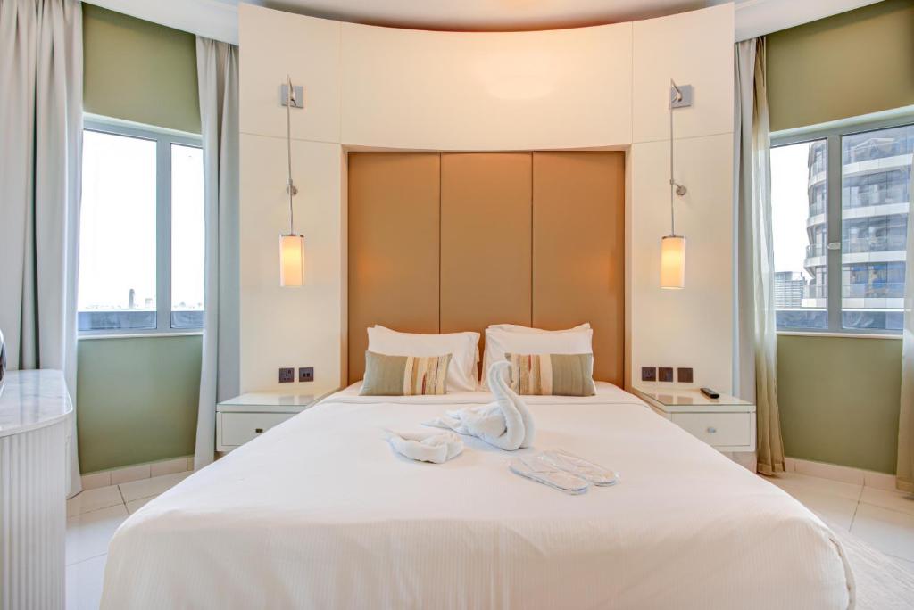 Beyond Luxury Two Bedroom Apartment in The Signature / Damac, Downtown