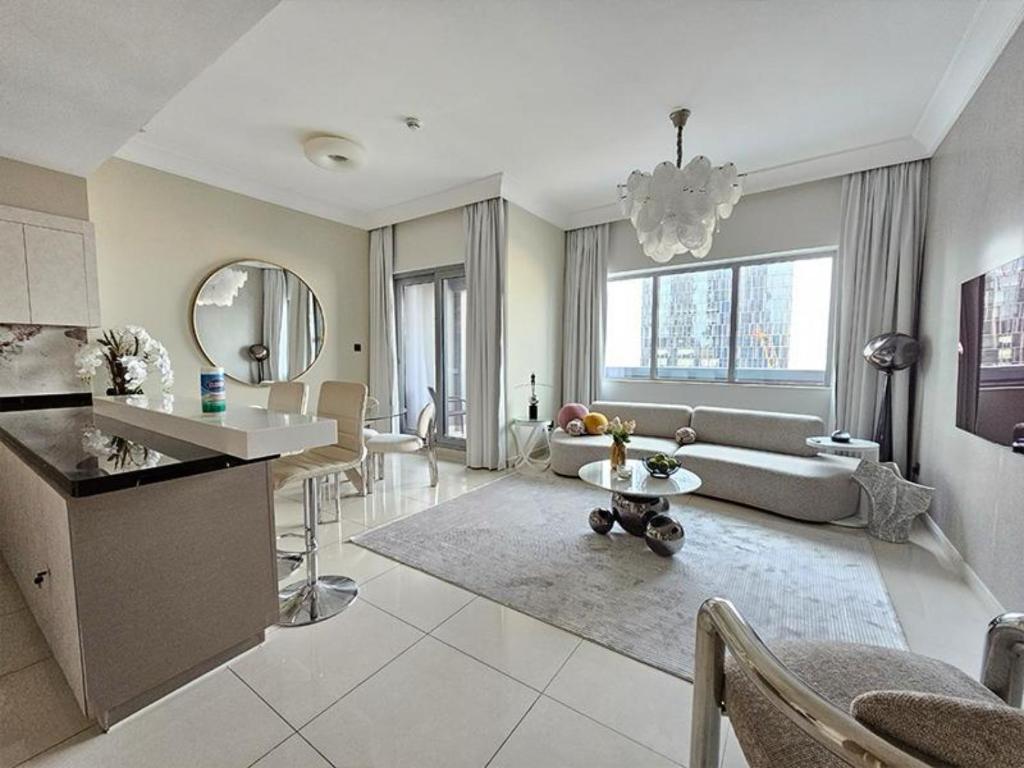 Beyond Luxury Two Bedroom Apartment in The Signature / Damac, Downtown