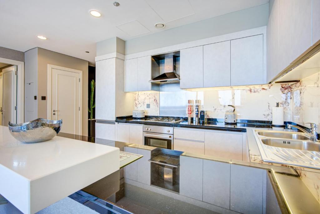 Beyond Luxury Two Bedroom Apartment in The Signature / Damac, Downtown