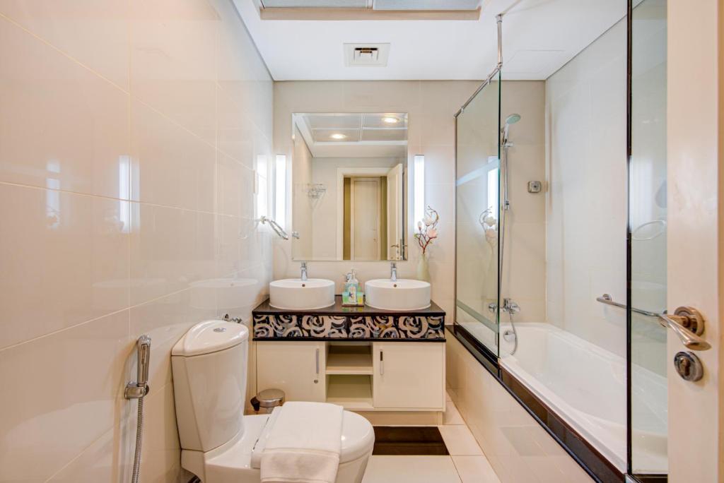 Beyond Luxury Two Bedroom Apartment in The Signature / Damac, Downtown