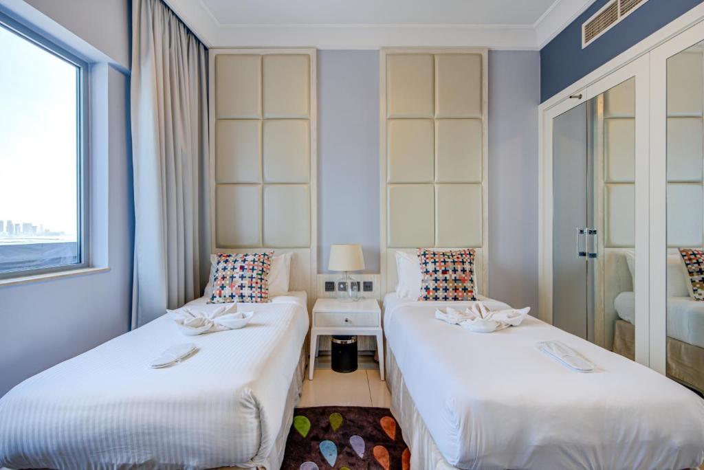 Beyond Luxury Two Bedroom Apartment in The Signature / Damac, Downtown