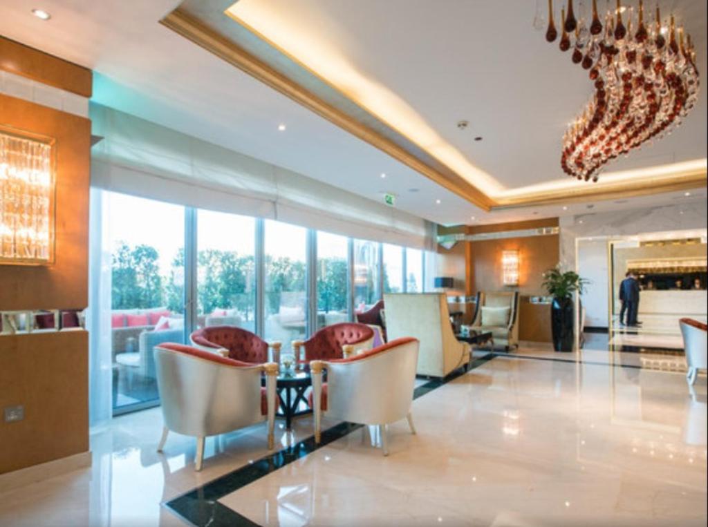 Beyond Luxury Two Bedroom Apartment in The Signature / Damac, Downtown