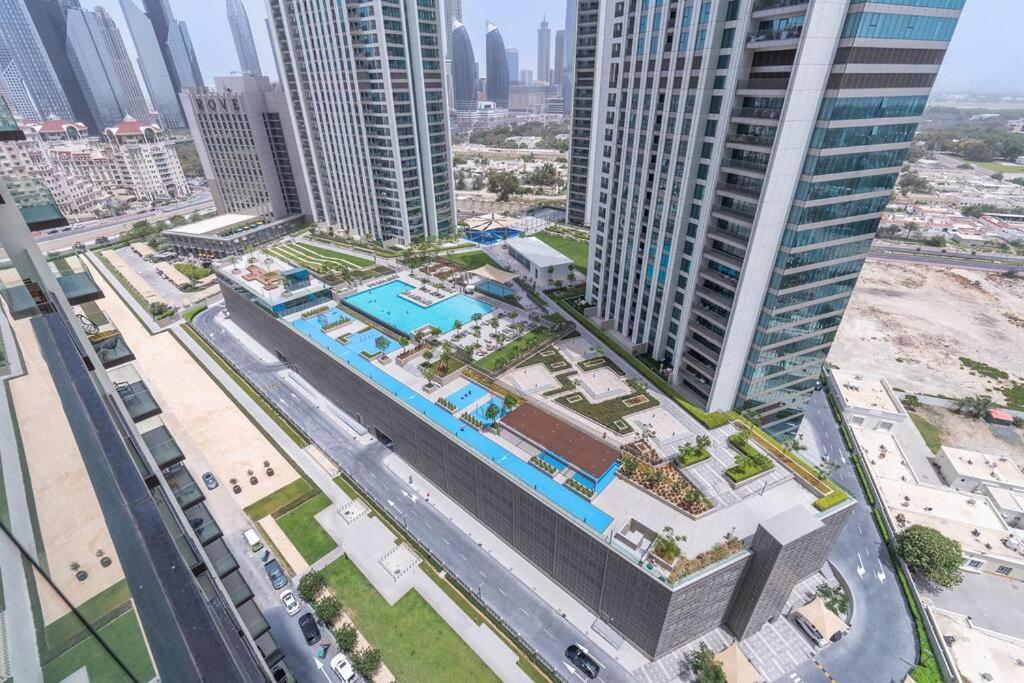 Dubai Mall, Burj Khalifa Apt DV1-1901