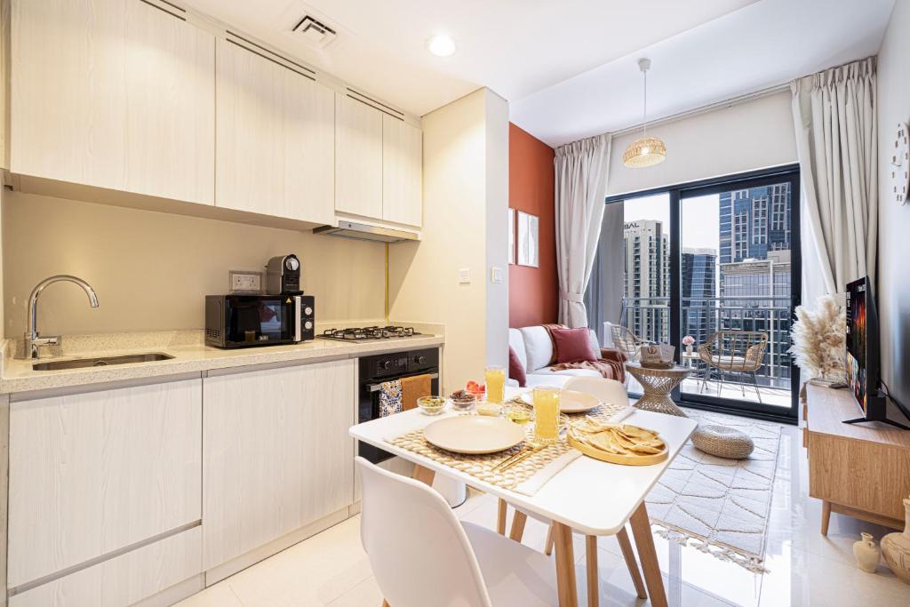 Unique 1 Bedroom Apartment in Business Bay near Dubai Mall & Metro