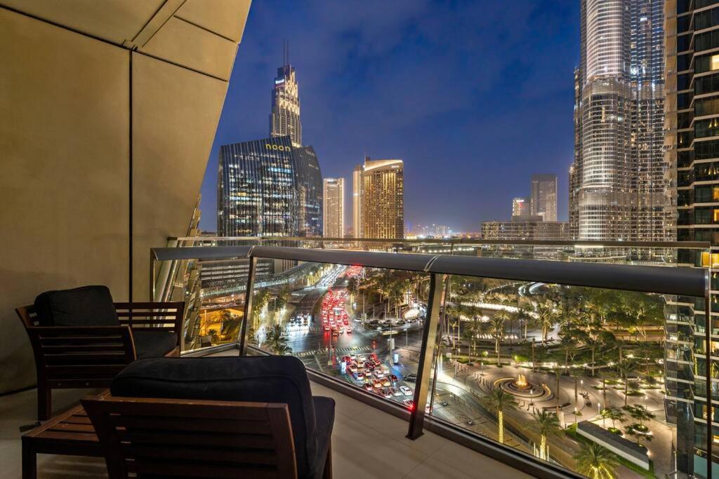 هتل فِرست کلاَس ۱ بی آر آیکونیک سیتی‌اسکیپ هِیون - FIRST CLASS 1BR Iconic Cityscape Haven