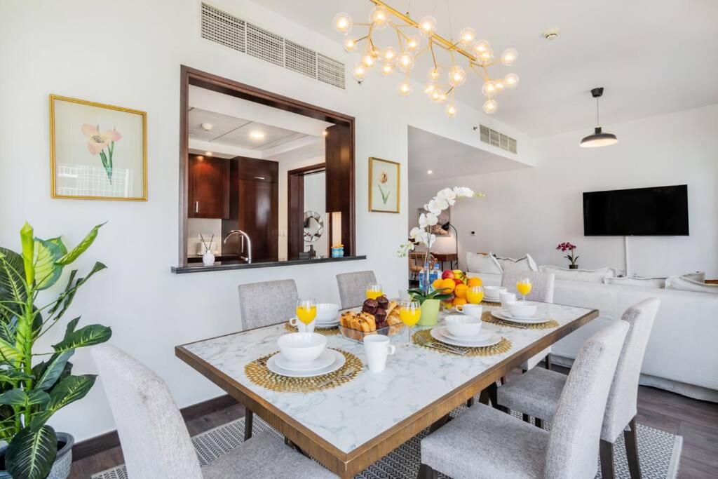 First Class 2BR Majestic Fountain Overlook