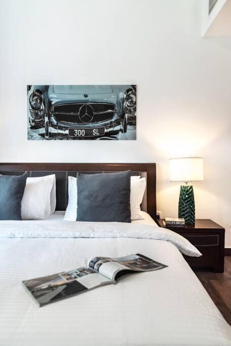 First Class 2BR Majestic Fountain Overlook