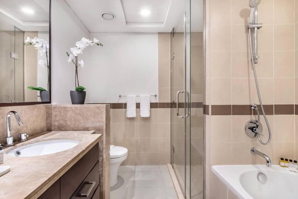 First Class 2BR Majestic Fountain Overlook