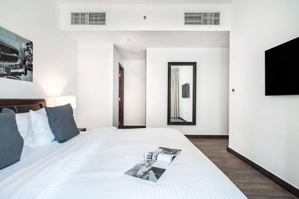 First Class 2BR Majestic Fountain Overlook