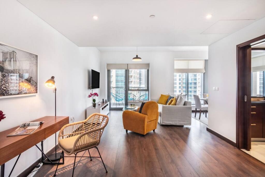 First Class 2BR Majestic Fountain Overlook