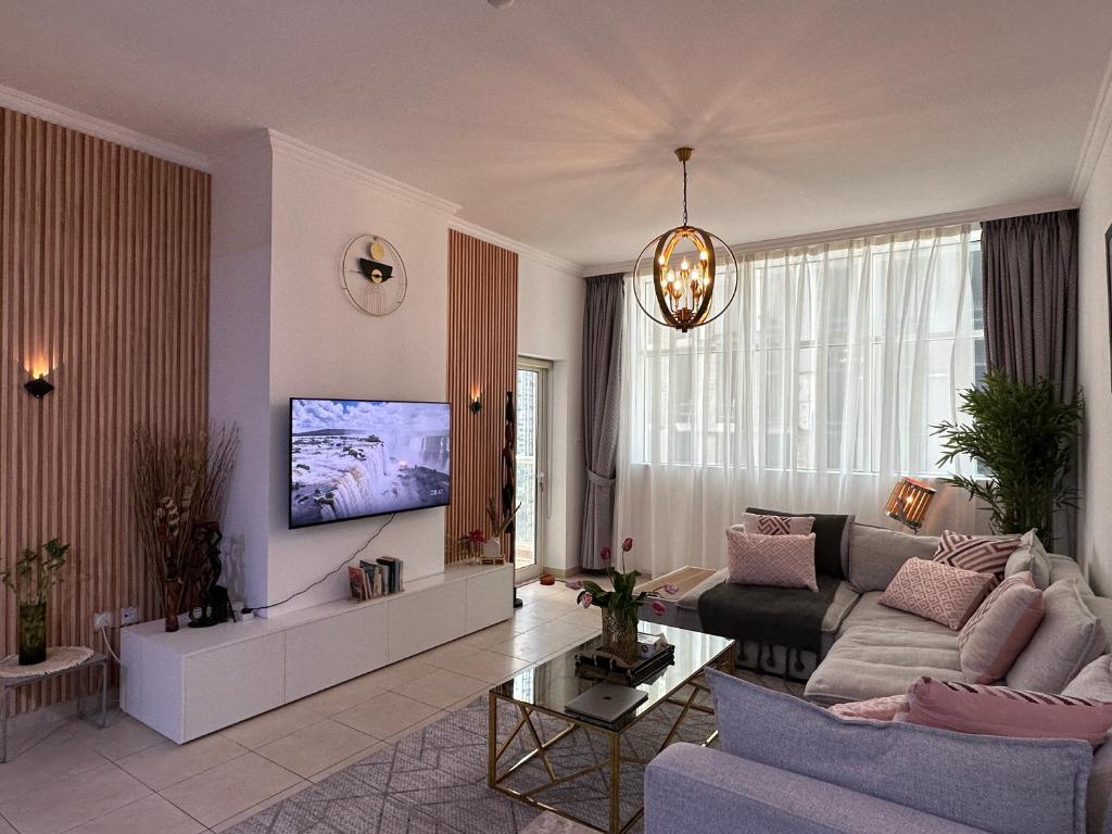 هتل کوزی ۲ بی اچ کی نزدیک برج خلیفه - Cozy 2BHK Near Burj Khalifa