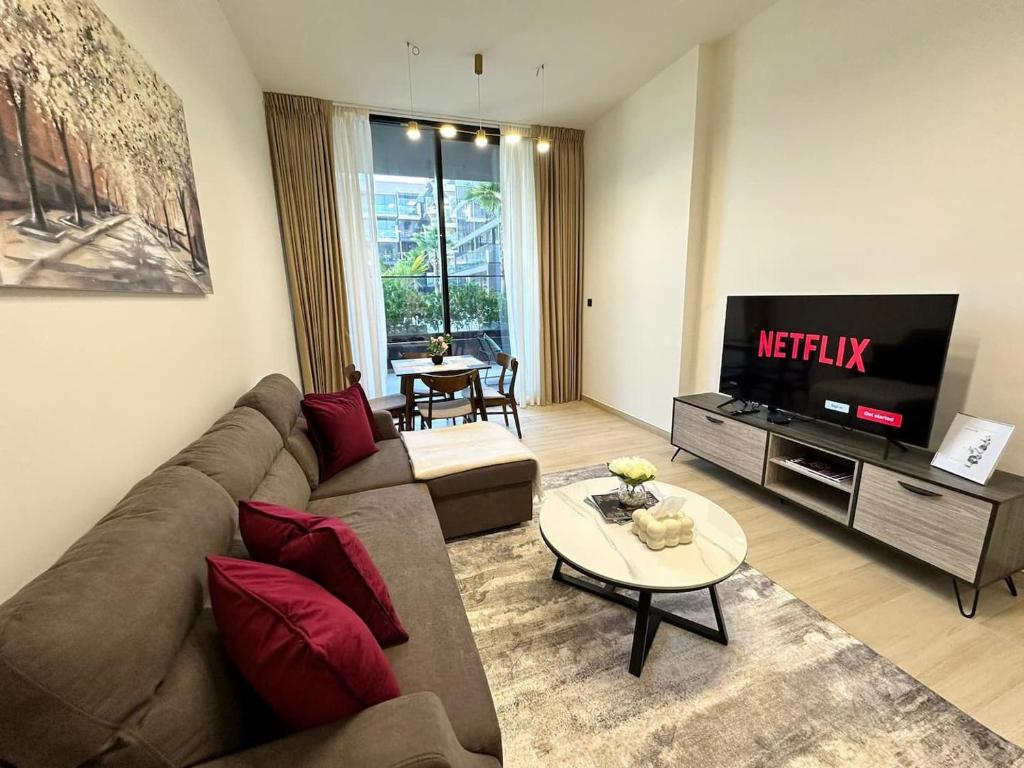 1 Bedroom In Jvc With Private Access To The Pool