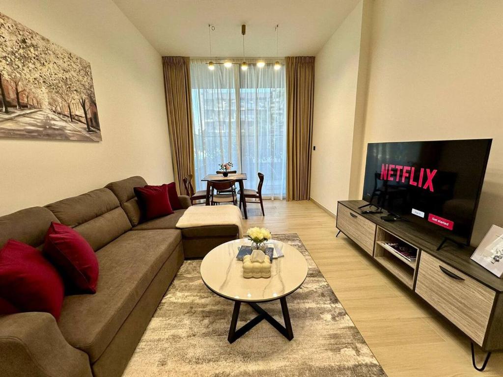 1 Bedroom In Jvc With Private Access To The Pool