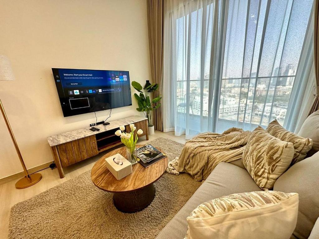 هتل ۱بد روم آپارتمان وید بالکنی، پول و جیم - جی‌وی‌سی - 1bedroom Apartment With Balcony, Pool & Gym - Jvc