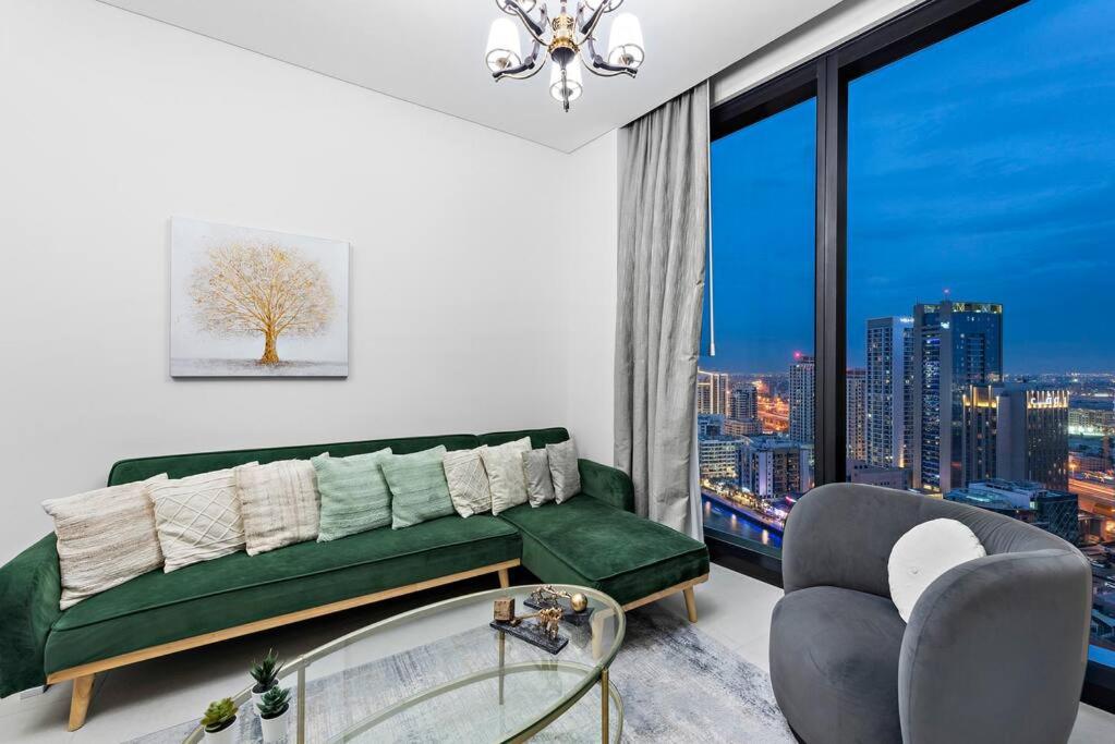 FIRST CLASS 1BR Indulge in Luxury Beach Resort