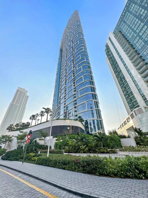 FIRST CLASS 1BR Indulge in Luxury Beach Resort