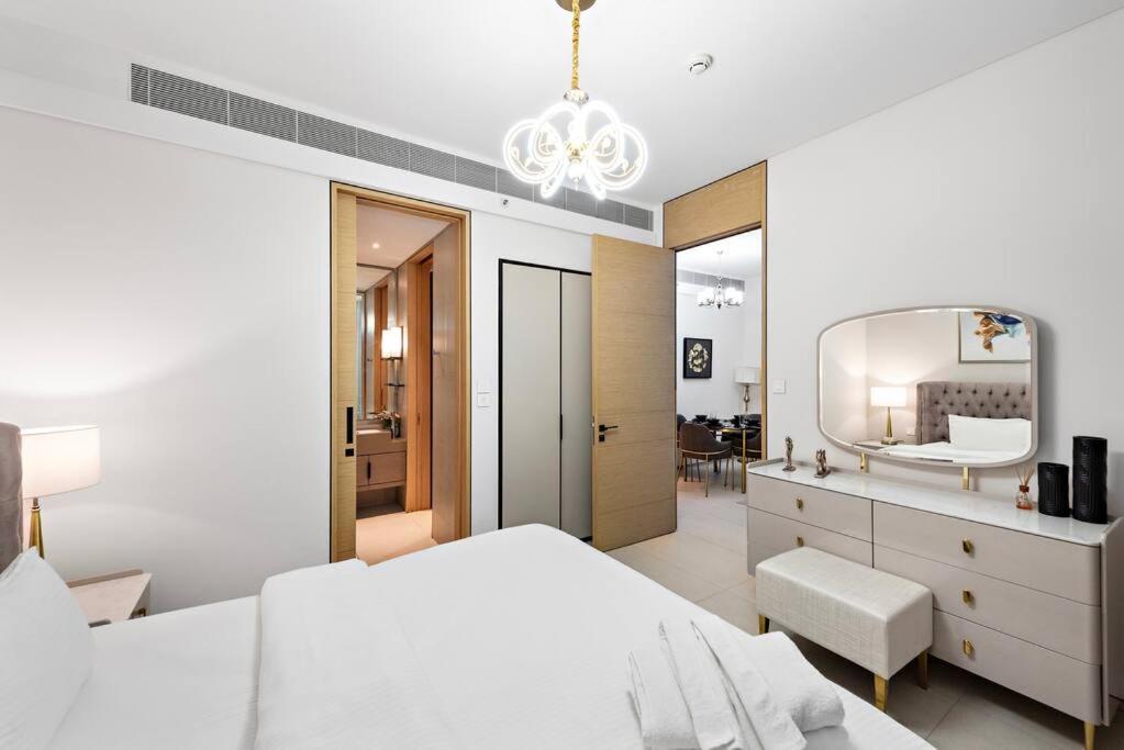 FIRST CLASS 1BR Indulge in Luxury Beach Resort