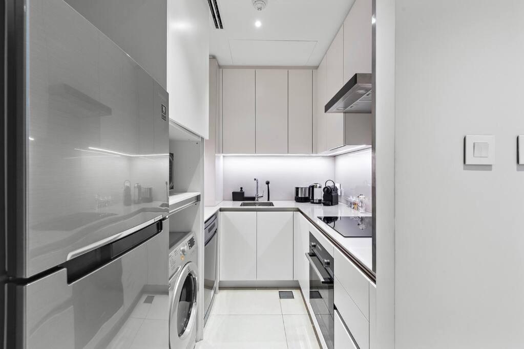 FIRST CLASS 1BR Indulge in Luxury Beach Resort