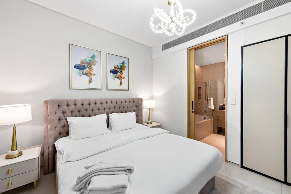 FIRST CLASS 1BR Indulge in Luxury Beach Resort