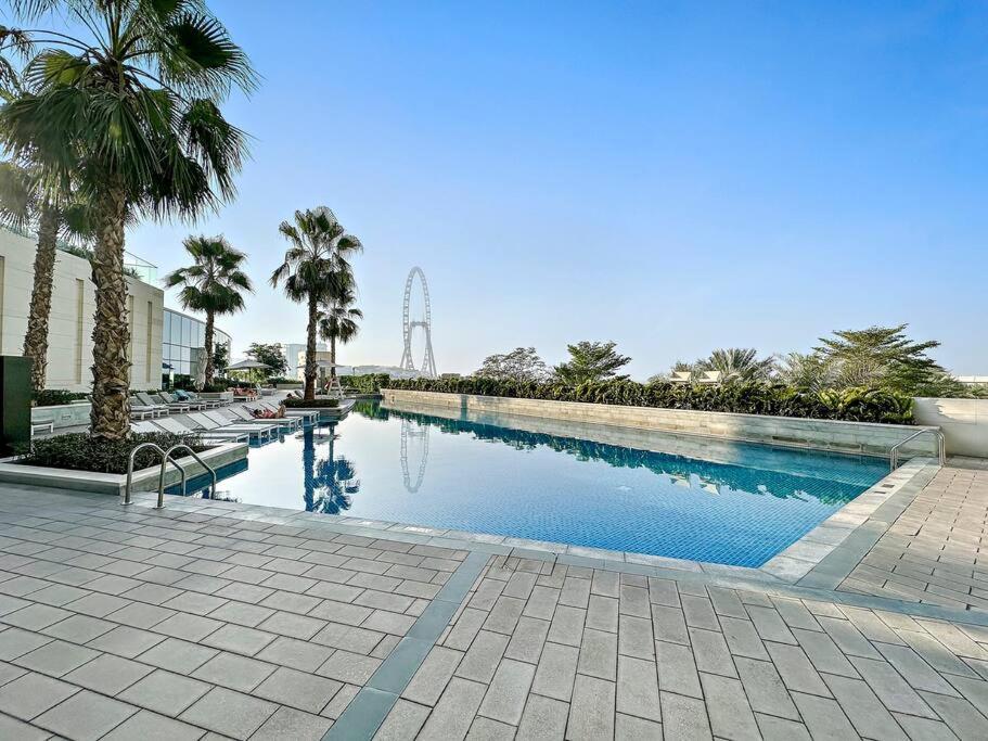 FIRST CLASS 1BR Indulge in Luxury Beach Resort