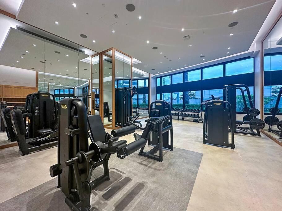 FIRST CLASS 1BR Indulge in Luxury Beach Resort