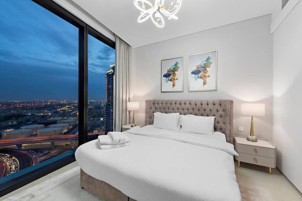 FIRST CLASS 1BR Indulge in Luxury Beach Resort