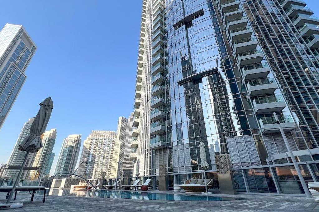 52nd Floor Unique 1 Bedroom