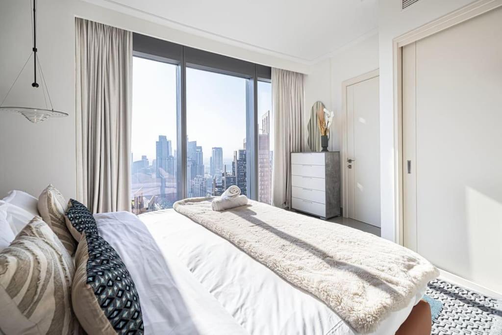 52nd Floor Unique 1 Bedroom