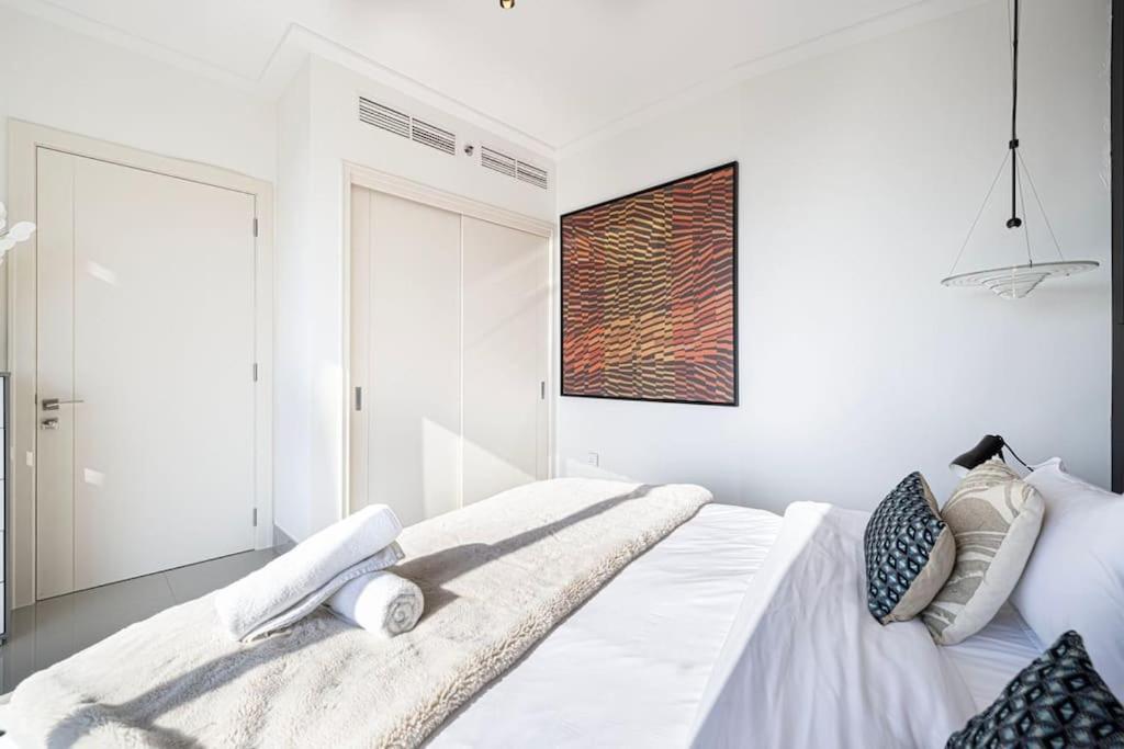 52nd Floor Unique 1 Bedroom